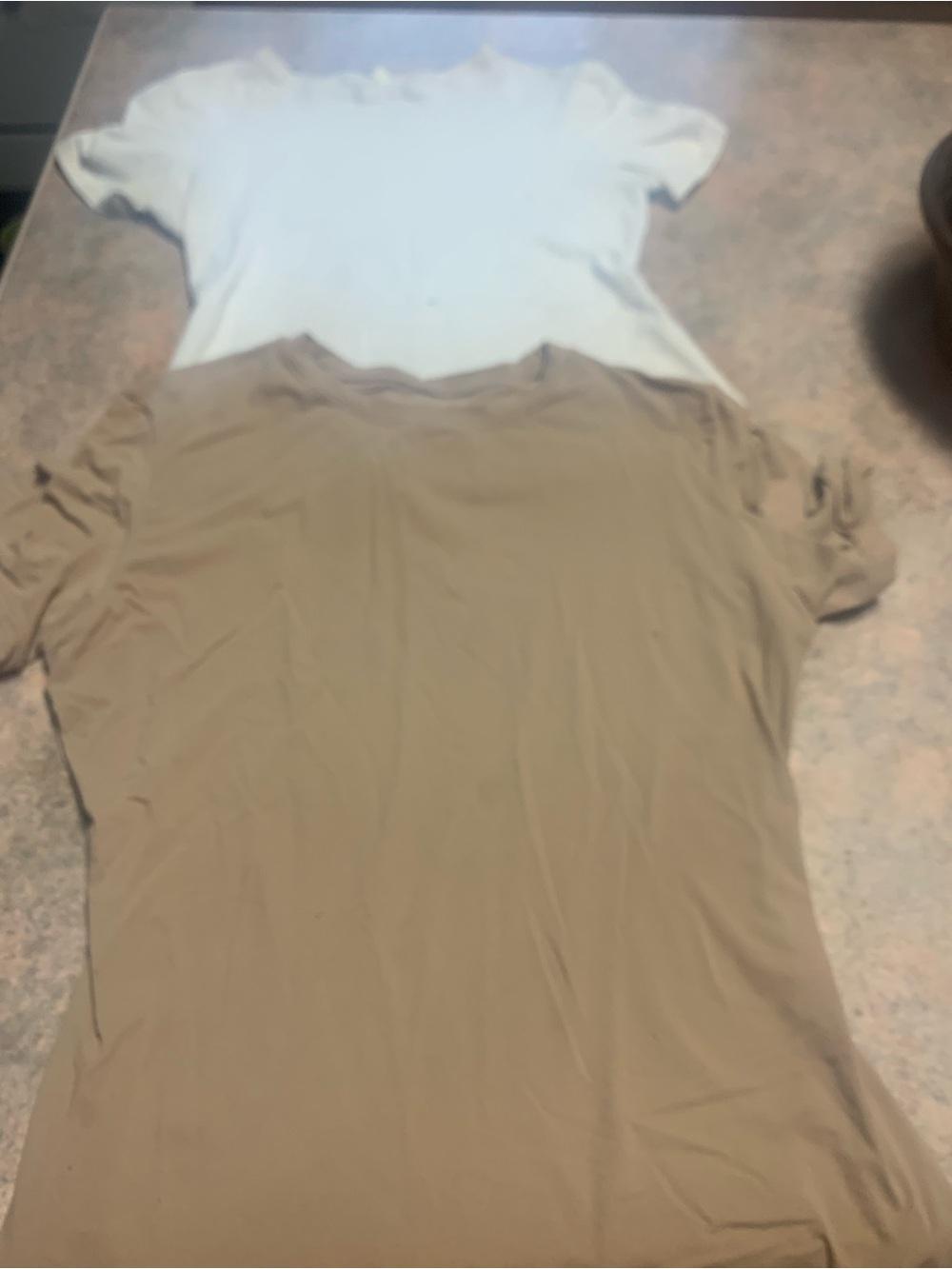 Skims tops